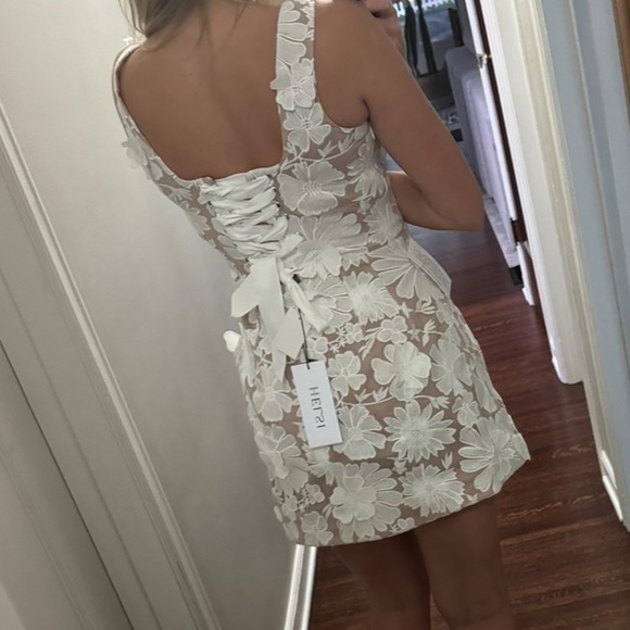 Reception dress from Helsi. - Picture 2 of 4